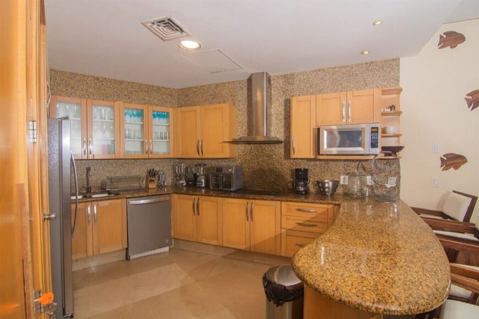 Fully equipped kitchen
