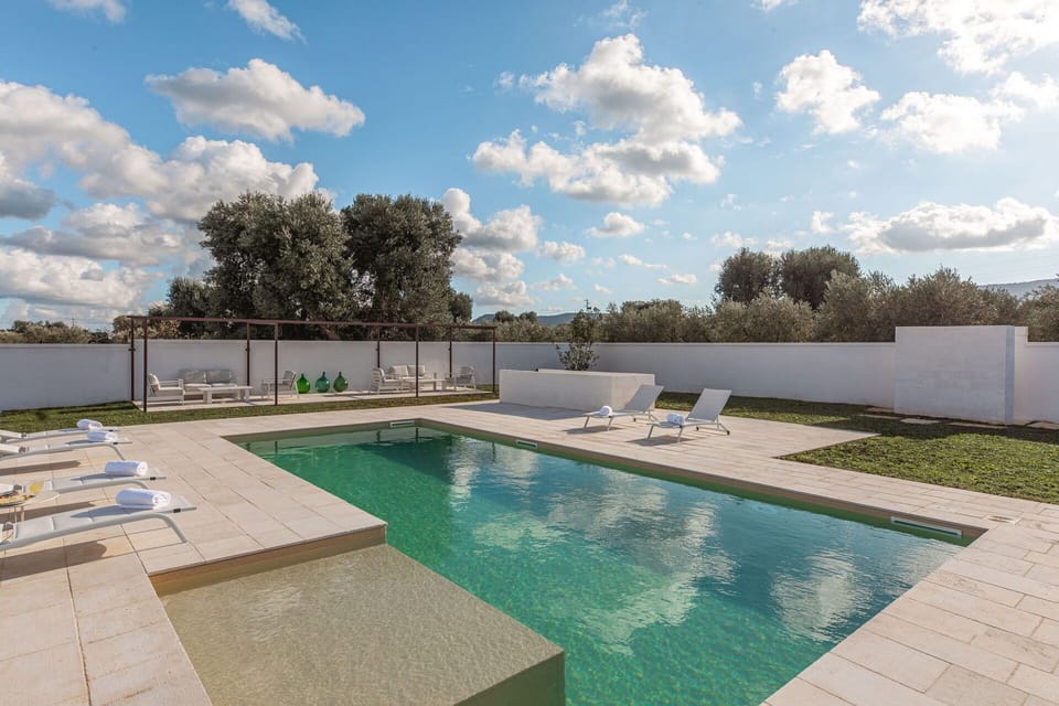 Activities, Amenities, Balcony / Terrace / Patio, Building Exterior, Facilities, Food, Kitchen, Pool, Spring, Summer, Wellness