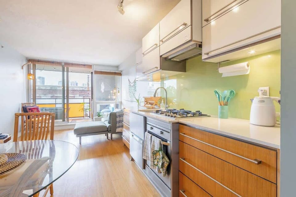 Modern full kitchen: Cook your favorite dishes with spacious countertops and modern appliances.