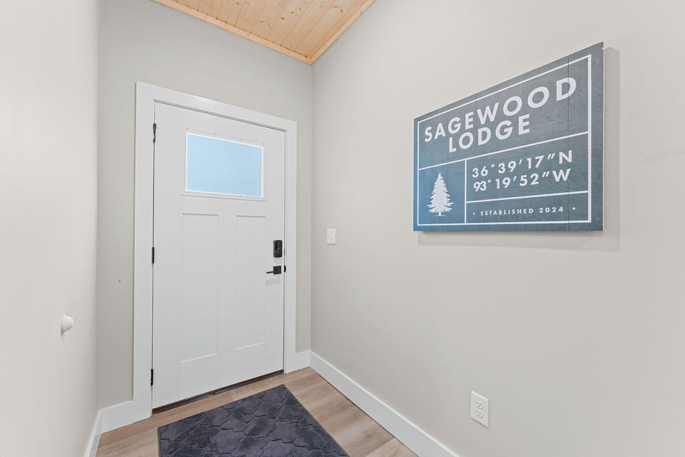 Clean and welcoming entry to Sagewood Lodge