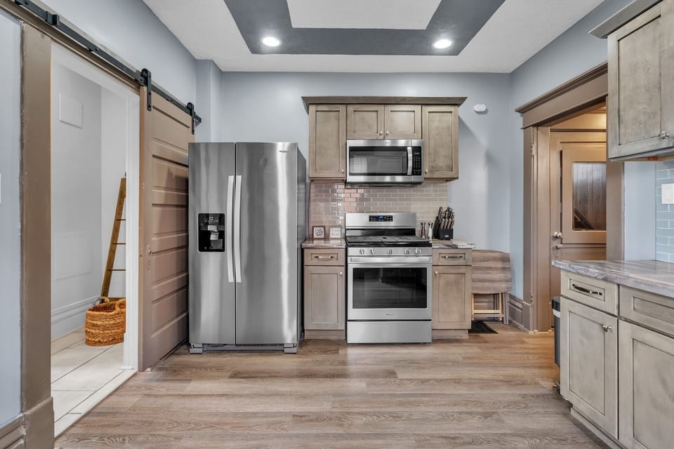 Indoors, Floor, Kitchen, Microwave, Oven