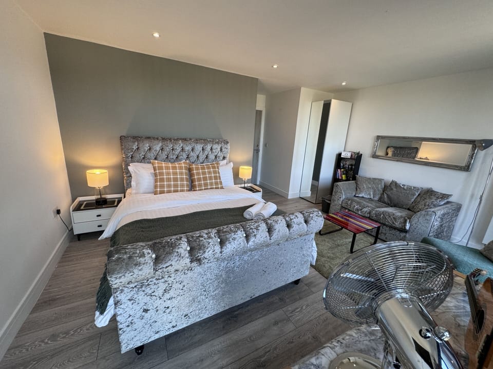 Whole Bedroom 