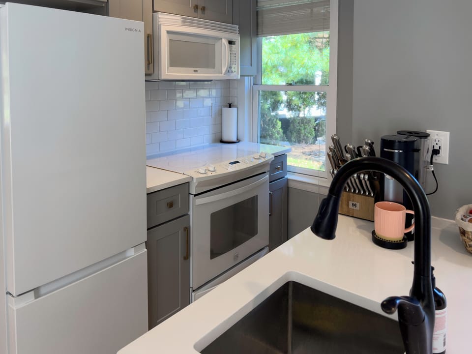 Kitchen: Great space to prepare your daily meals
