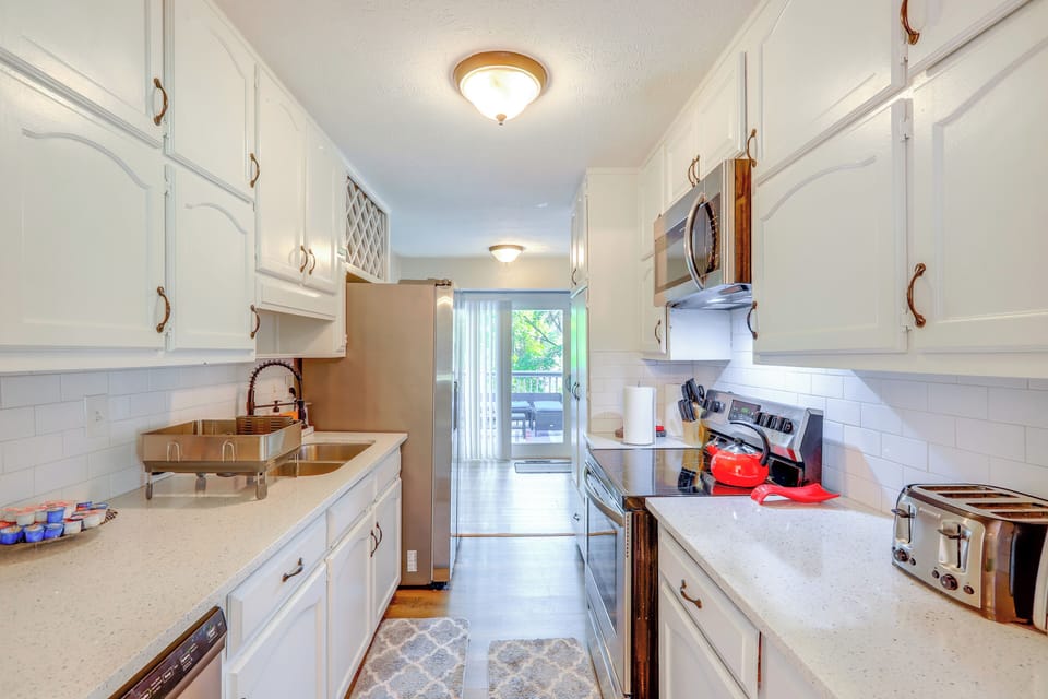 Kitchen | Cooking Basics | Dishwasher | 1st Floor