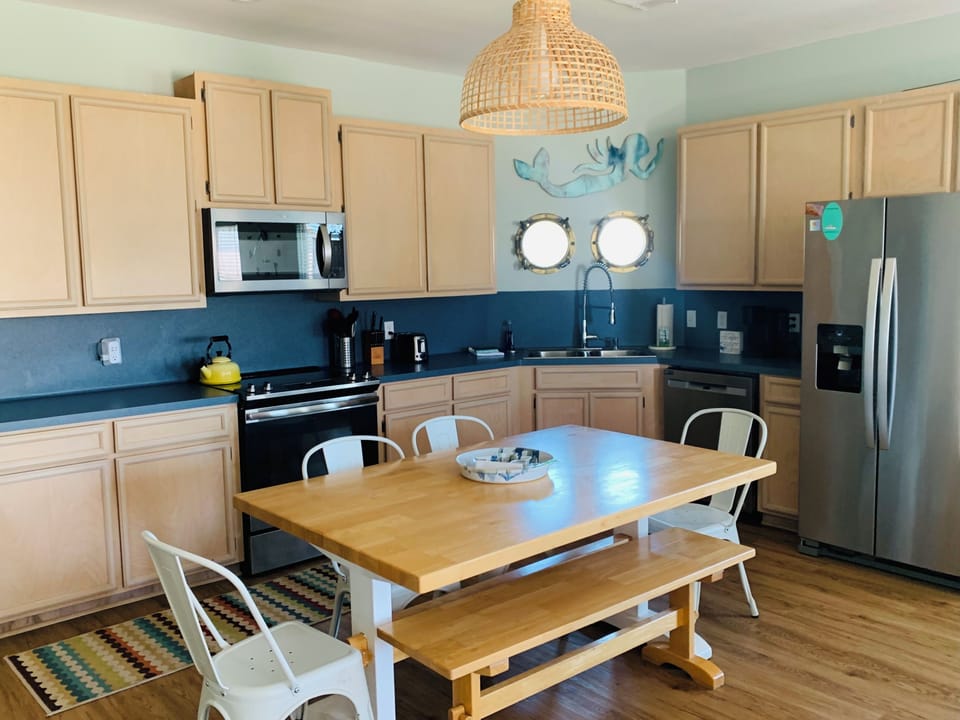 A spacious kitchen with updated appliances is fully equipped!