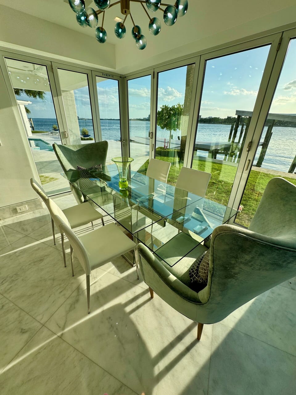 Two additional Seats can be added to this table. 