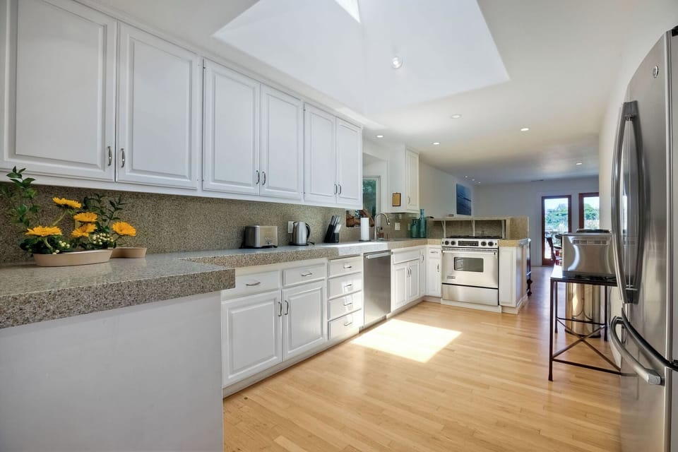 Fully furnished and equipped kitchen