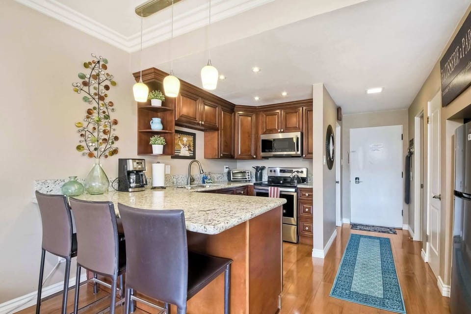 Kitchen bar counter with seating for 2