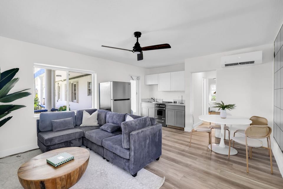 Living room / dining room 