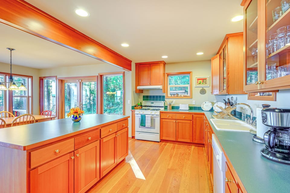 Kitchen | Drip Coffee Maker | Dishwasher | Cooking Basics | Blender | 1st Floor