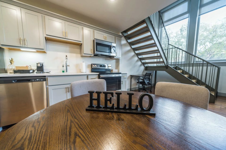 Kitchen: Bright and cozy dining space ideal for your home meals!