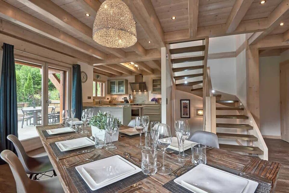 Indoor dining area, open to kitchen and living room. 