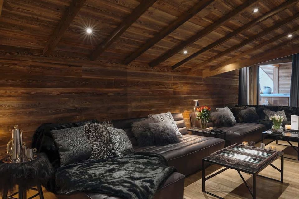 Relaxing chill-out area in the entertaining lounge
