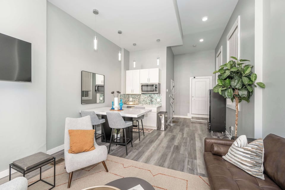 This building’s luxurious common area is ideal for making memories together