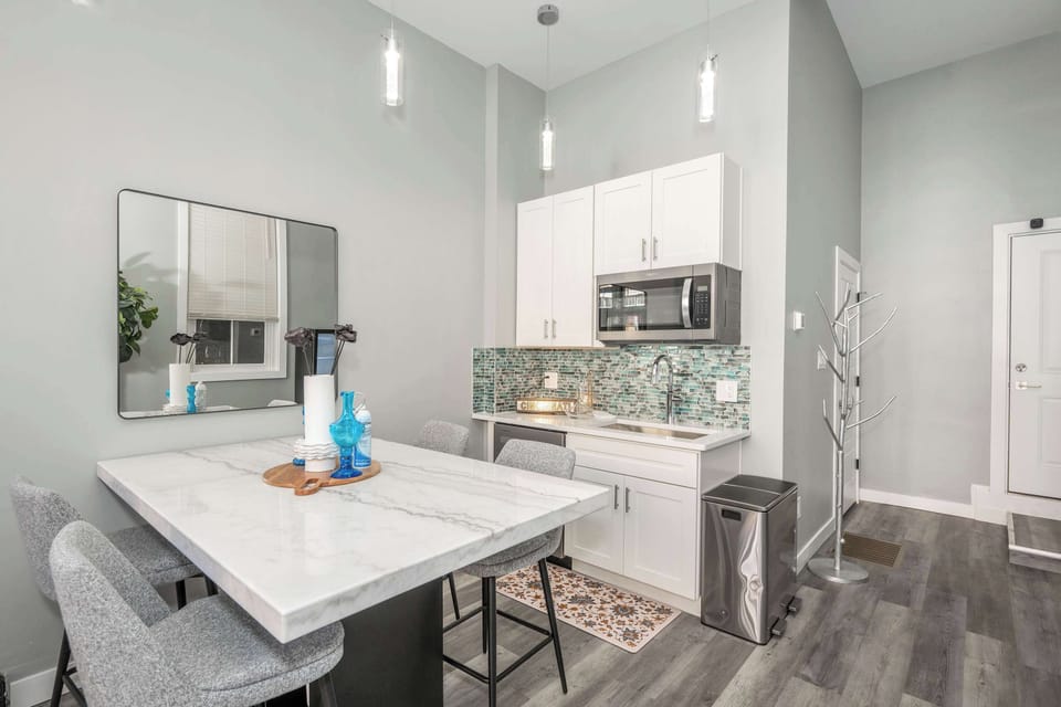 This building’s luxurious common area is ideal for making memories together