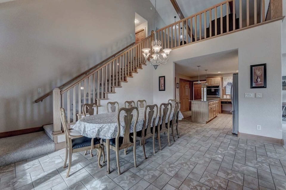 Dining area and kitchen 