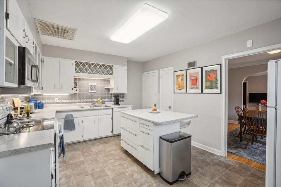 Indoors, Kitchen, Home Decor, Rug, Chair