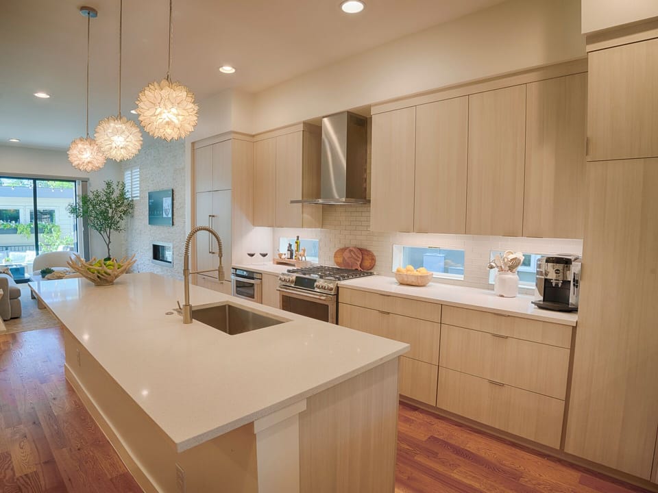 The kitchen is fully equipped with cooking essentials.