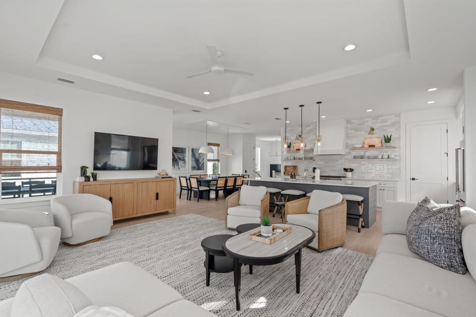 Expansive open concept living space. Great for family lounging and dining. (1)