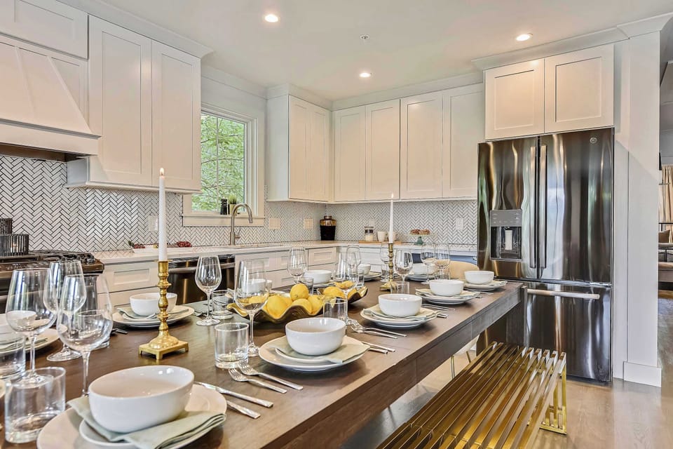 Dining area next to the open kitchen