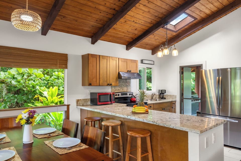 Full kitchen