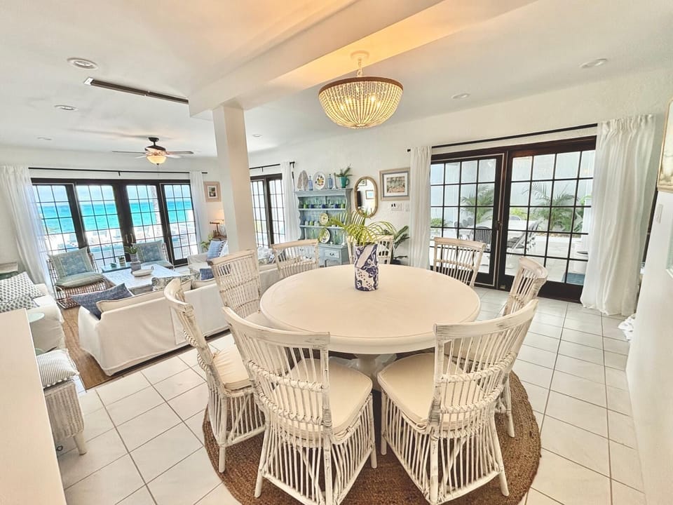 pretty dining area