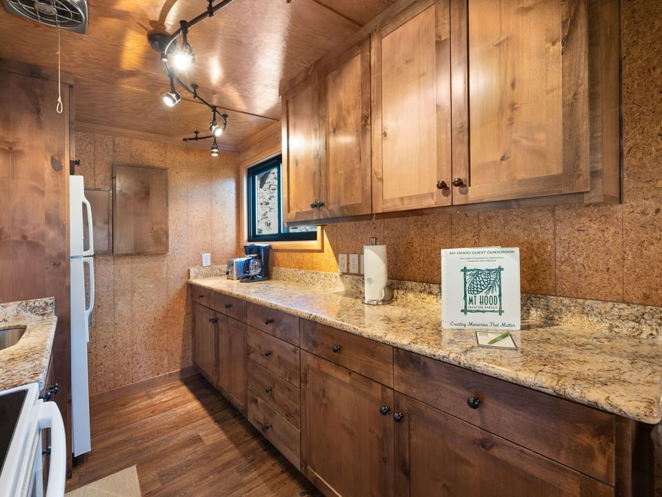 Mucoy Retreat Kitchen