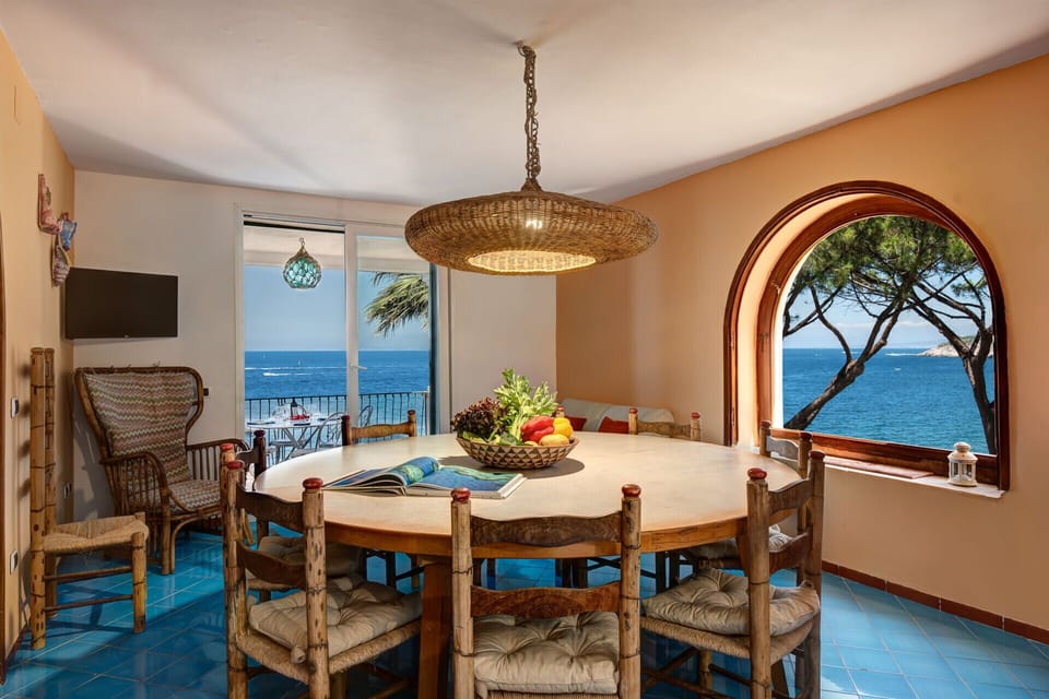 Autumn, Dining Room, Spring, Summer, Winter