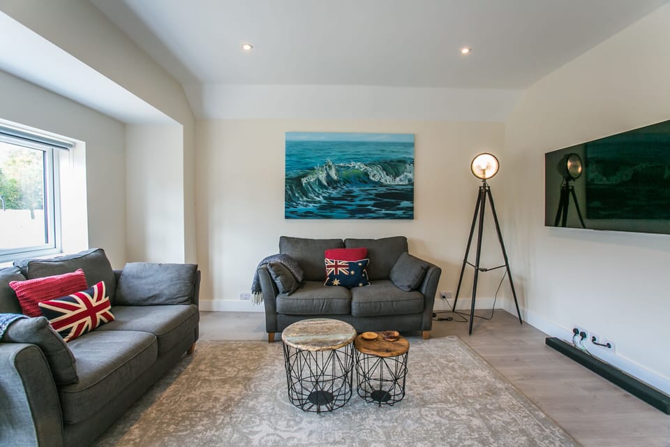 Living Room / Lounge
