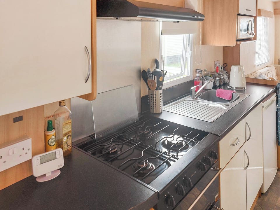 Open plan living space | Marni&rsquo;s Seaview, Heysham, near Morecambe