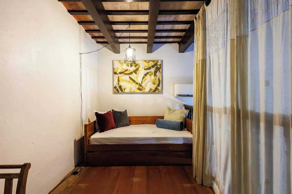 Loft bedroom- Trundle bed below