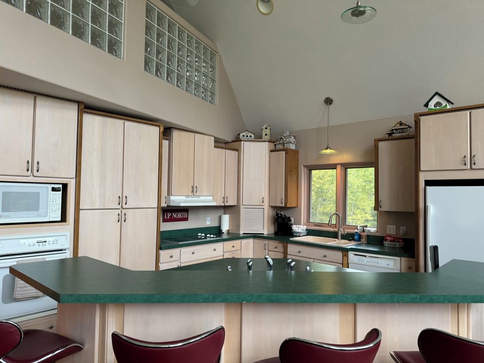 Full kitchen.