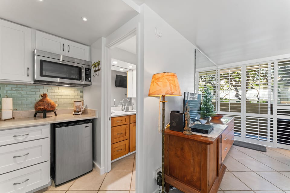 Kitchenette from living room and by the front door