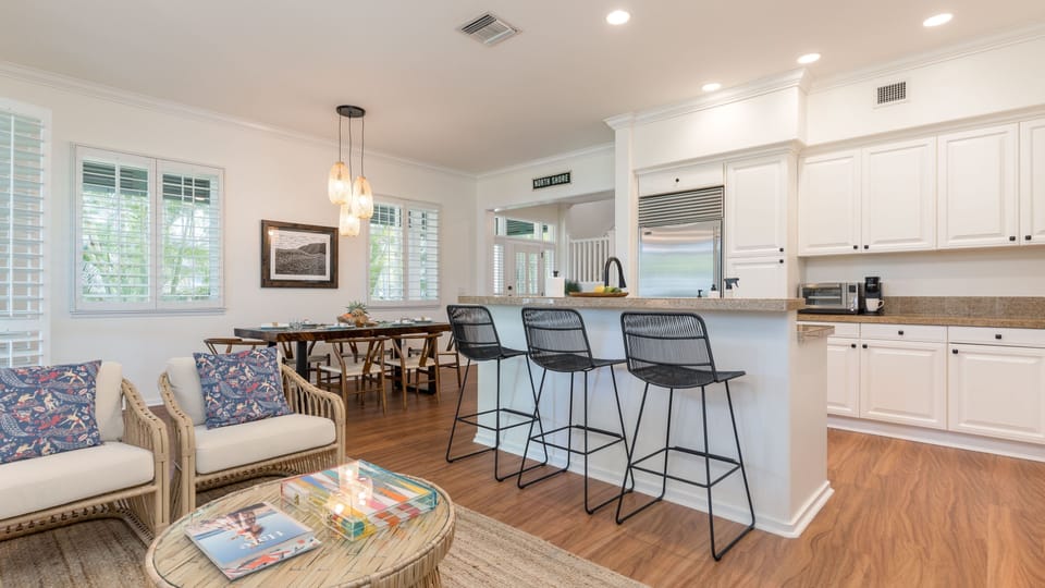 Seagrove Ohana House - Kitchen Area Bar Stools