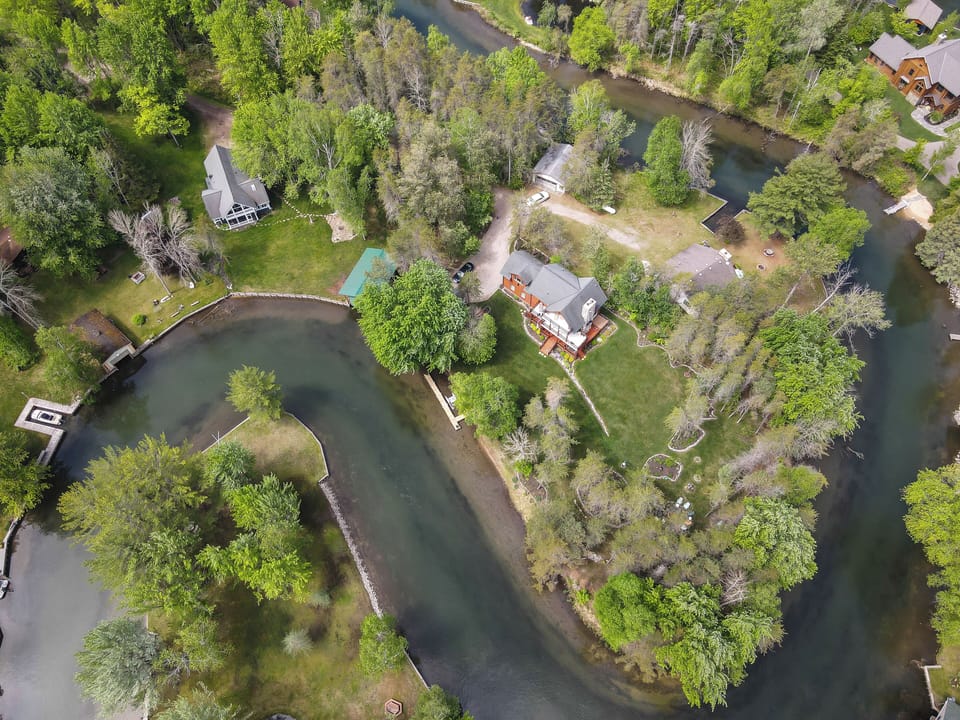 Aerial view river_house
