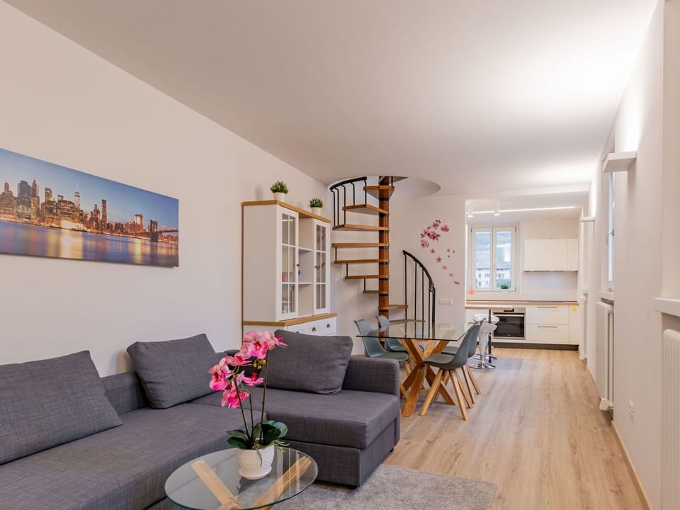 Furniture, Couch, Plant, Comfort, Houseplant, Wood, Table, Interior Design, Picture Frame, Living Room