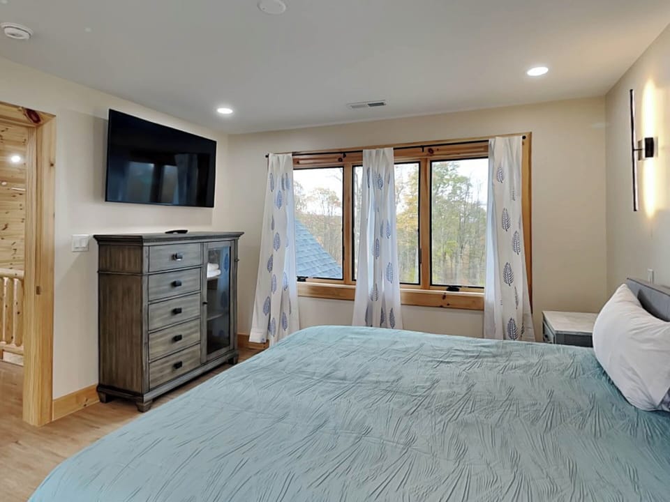 Upper Level Fourth Bedroom