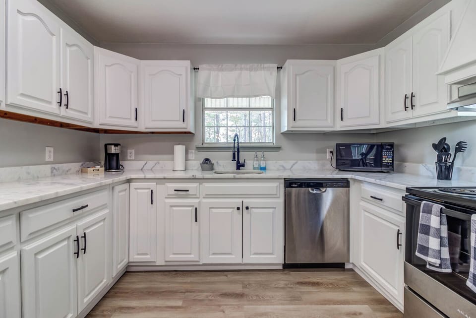 Fully functional kitchen