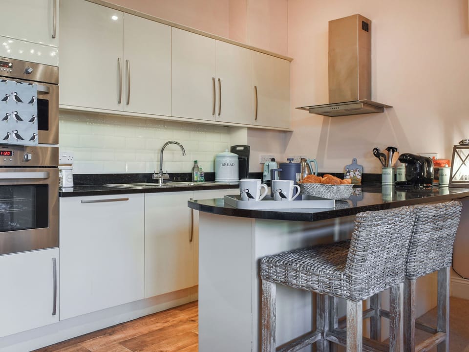 Kitchen | The Courtyard, Salcombe