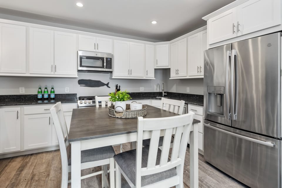 Fully equipped kitchen.