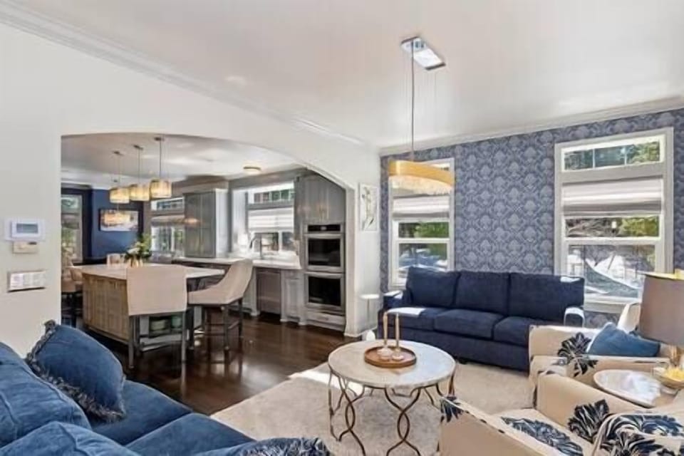 Gorgeous Mountain Villa: Pool, Spa, Gym & Games (16)