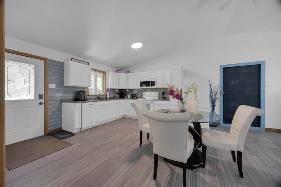 Dining between kitchen & living room.