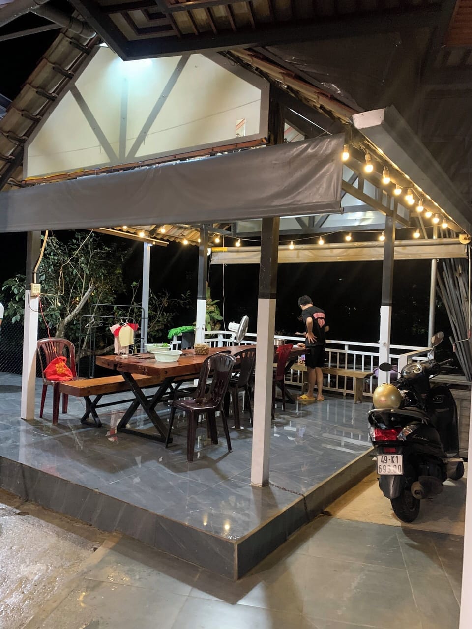 Outdoor dining