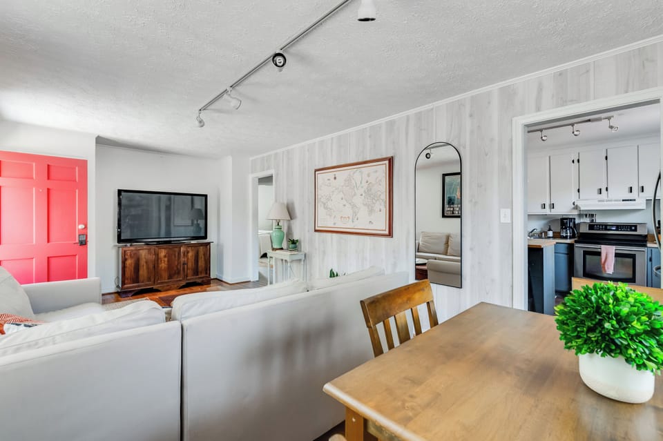 Living Room: Bright space with stylish décor, perfect for relaxation and entertaining guests!