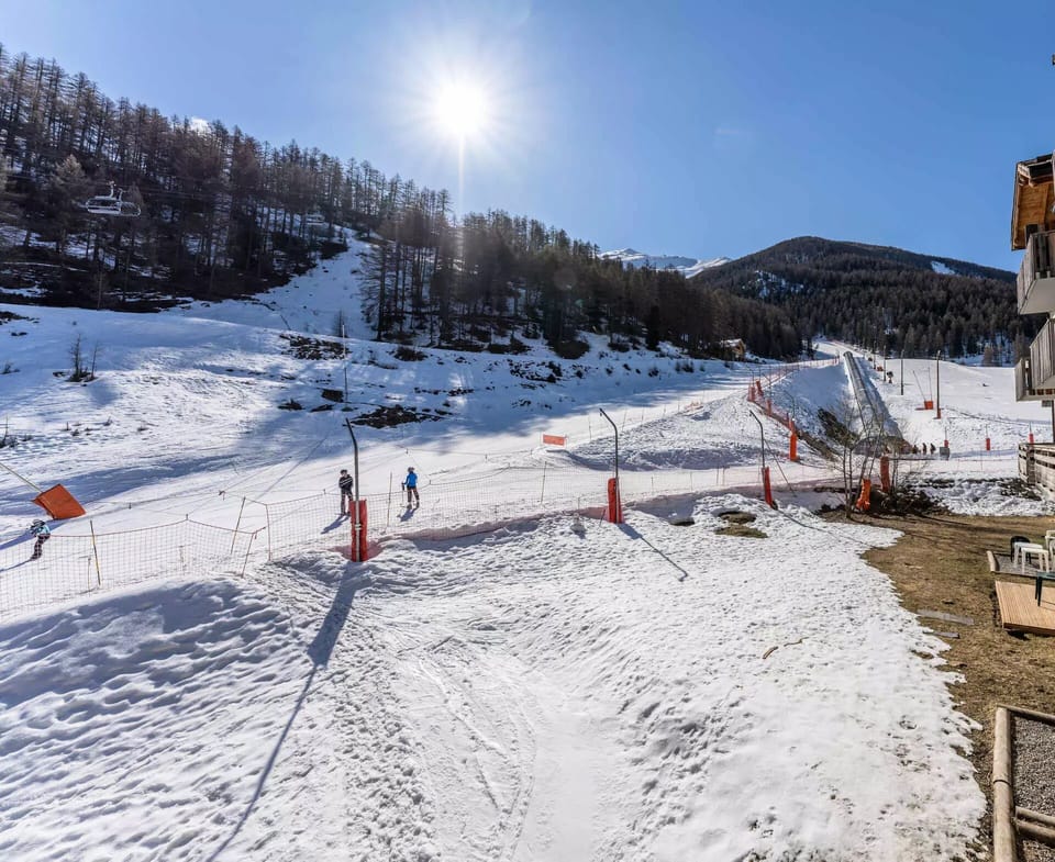 Snow and ski sports