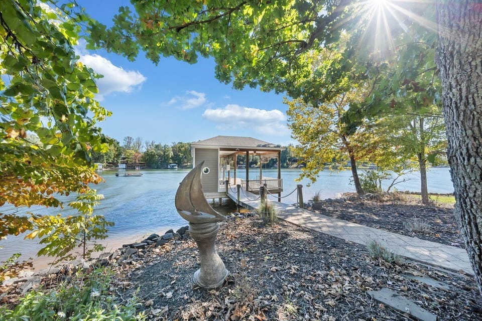 Rent a pontoon, ski boat or jet ski, or dock your own boat while you're here.