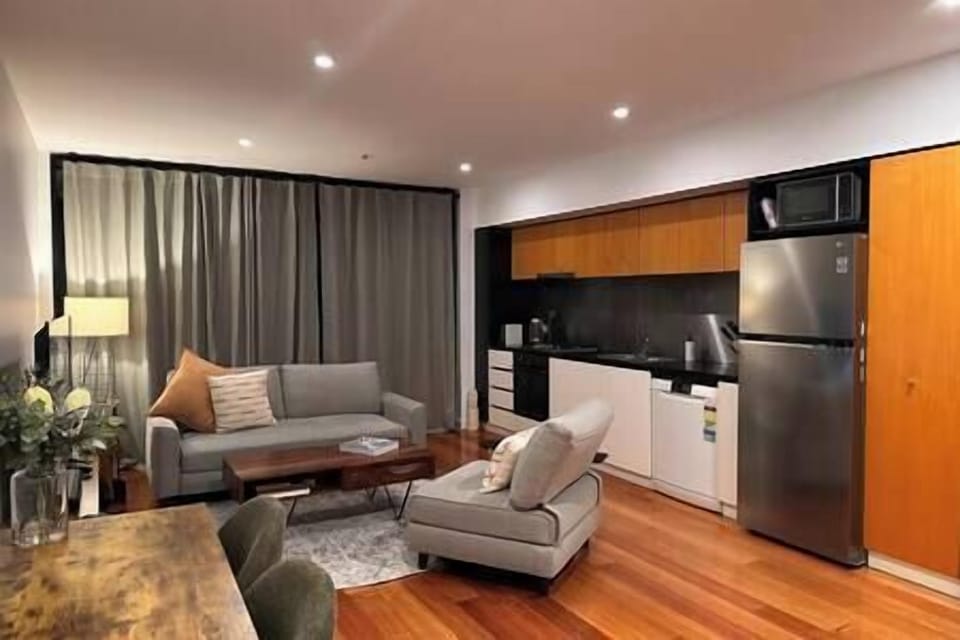 Drawing the blinds at night to provide an intimate space with complete privacy. 