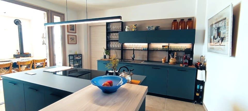 New kitchen with all mod cons
