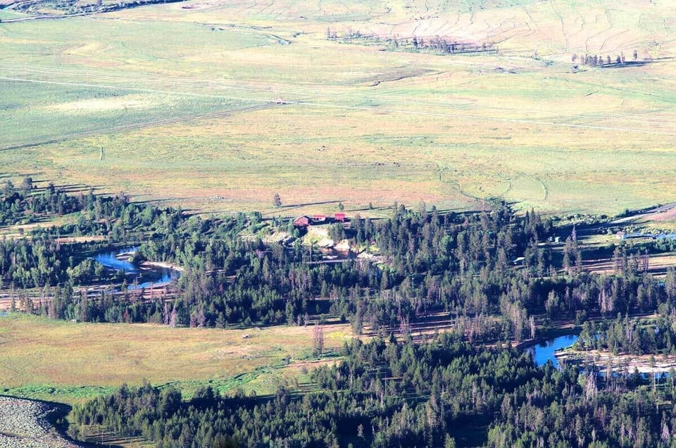 Surrounded by farm land and overlooking the Payette River, the Lodge is a fantastic place to relax.