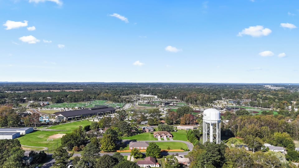 aerial view showing distance to Sand Mountain Park 